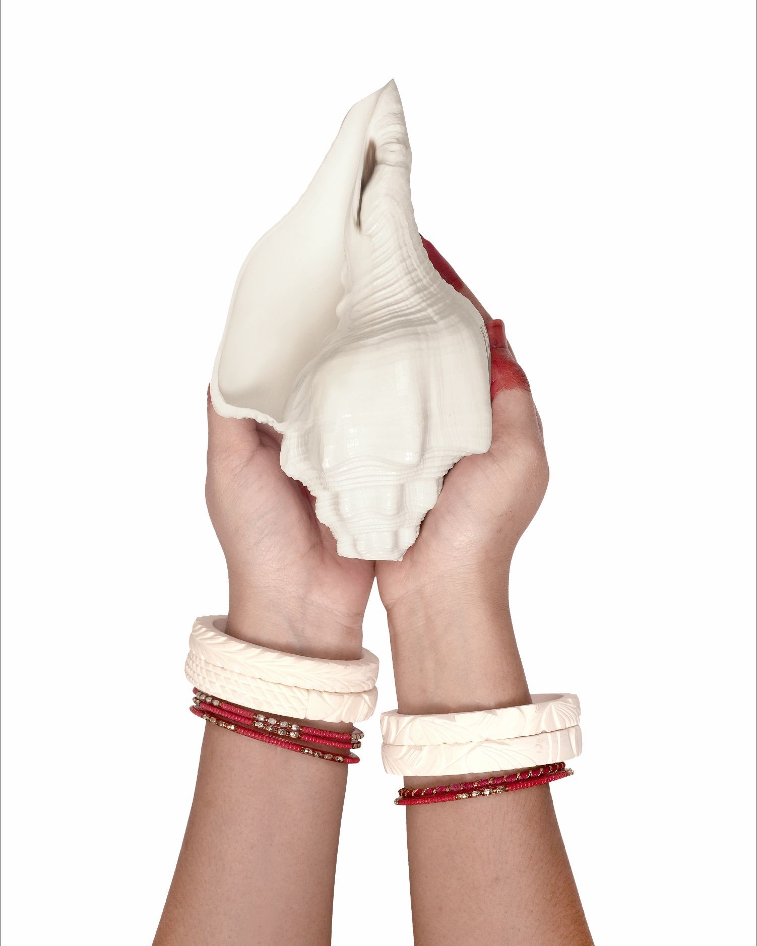 Garuda white 12-13 incehs in hand